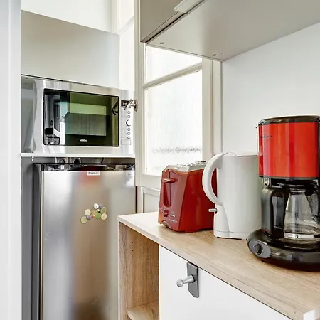Bnbnova - Charming Near Notre-dame & Marais Apartment