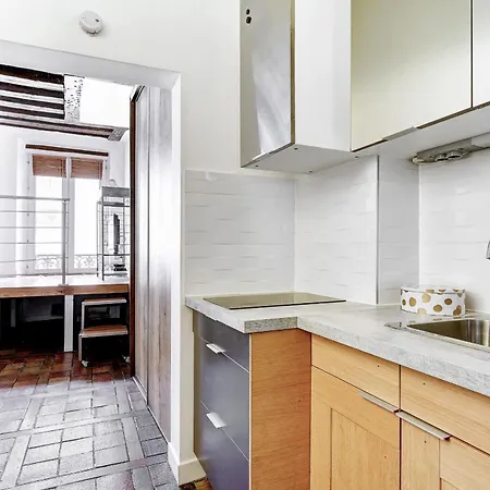 Bnbnova - Charming Near Notre-dame & Marais Apartment Paris